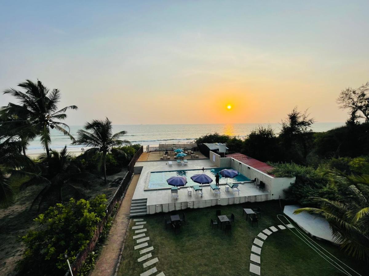 Kay'S By The Sea Hotel Ajgaon Exterior photo