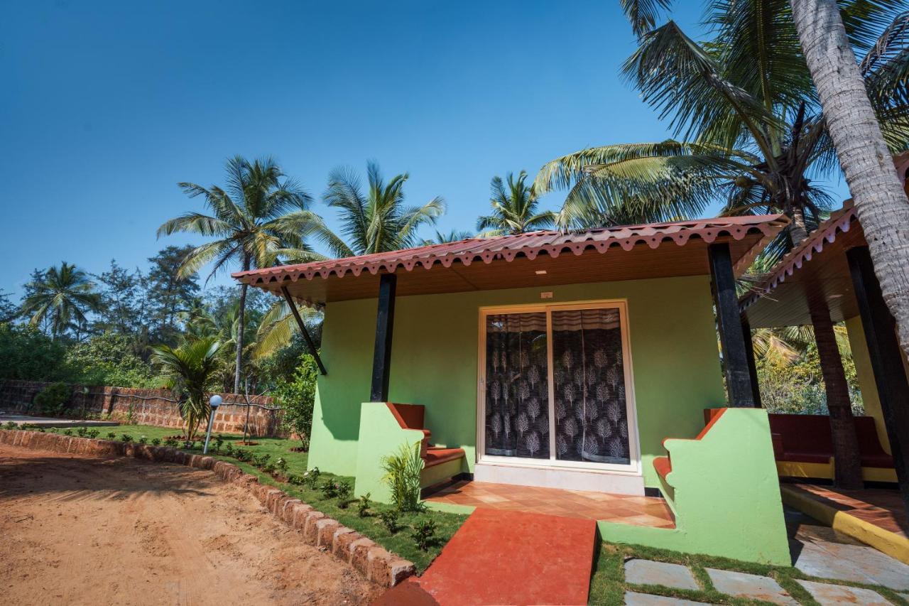 Kay'S By The Sea Hotel Ajgaon Exterior photo